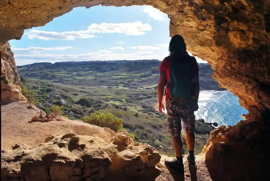Ramla Bucht (Gozo) — Kunserva Fabrik (Gozo) (Malta)