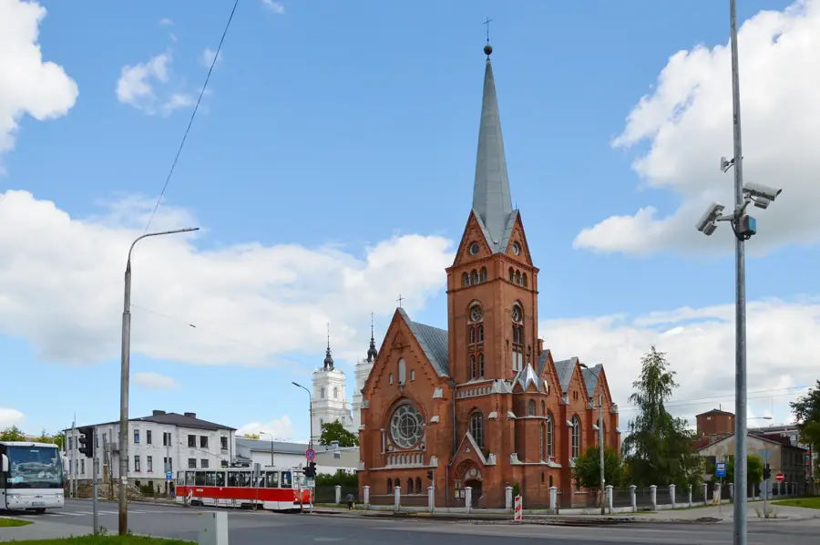 Daugavpils Lokomotivwerk — Freihandelszone Qeschm (Iran)