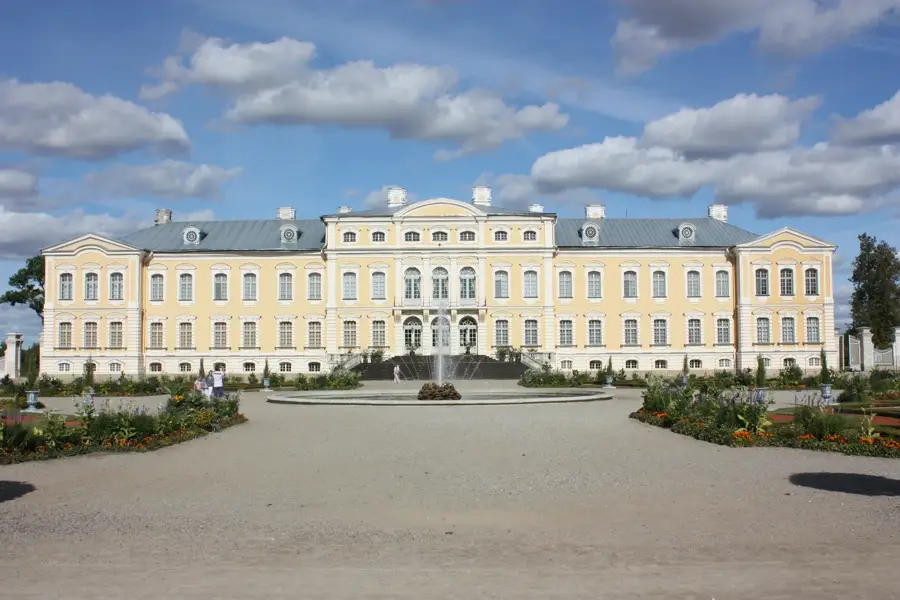 Schloss Rundāle — Suhar (Oman)