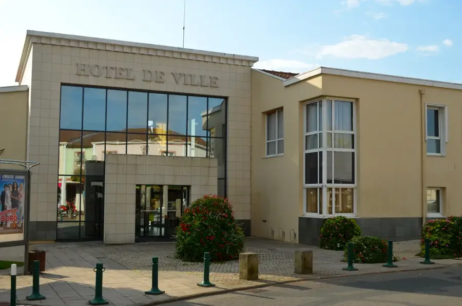 Le Loroux-Bottereau – city