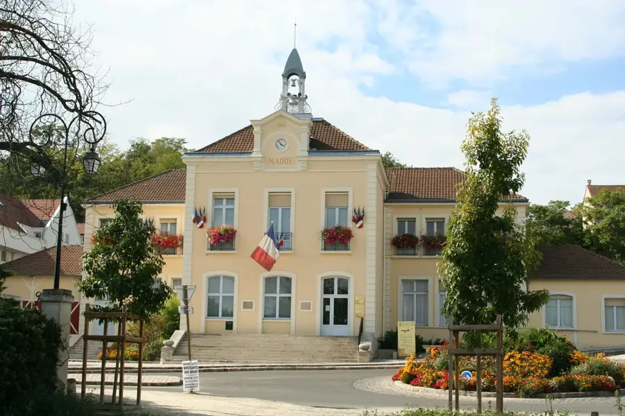 Le Mesnil-le-Roi – city