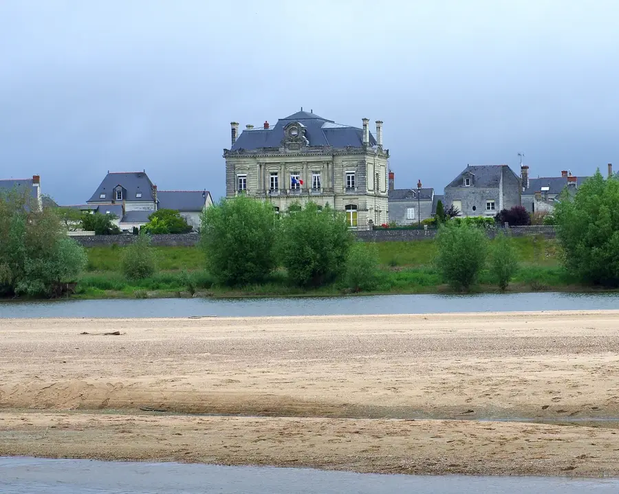 Les Rosiers-sur-Loire – city