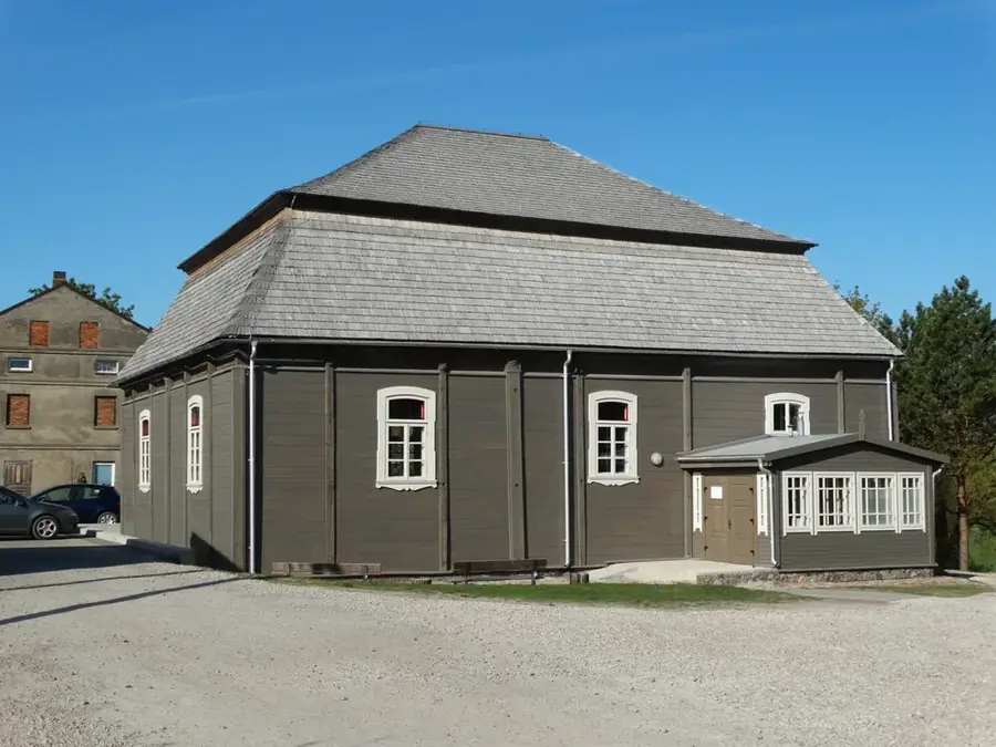 Pakruojisi zsinagóga — Keresztek hegye (Litvánia)