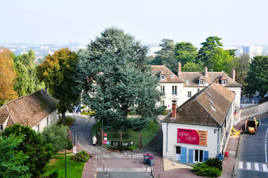 Longjumeau – city