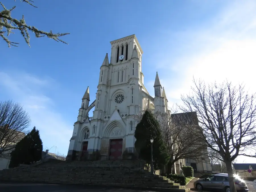 Longué-Jumelles – city