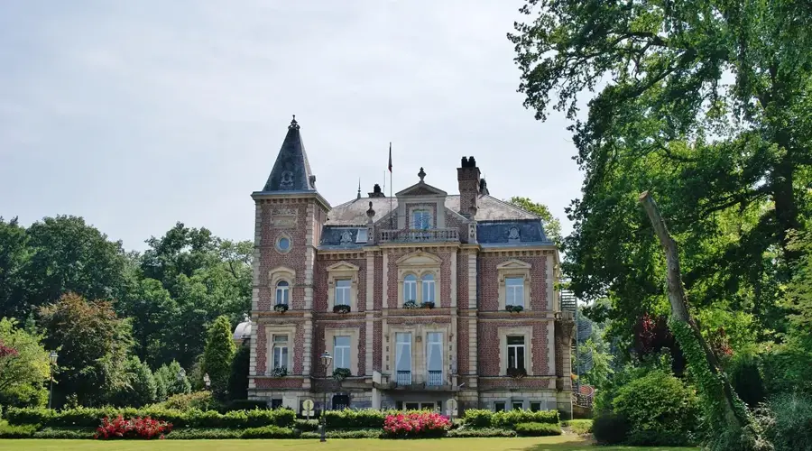 Longuenesse – city