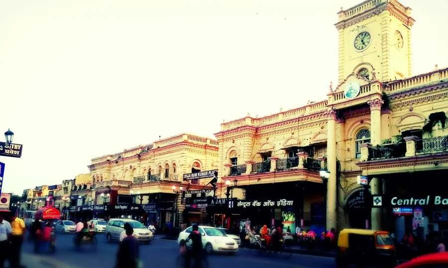 Lucknow — Varanasi (Indien)