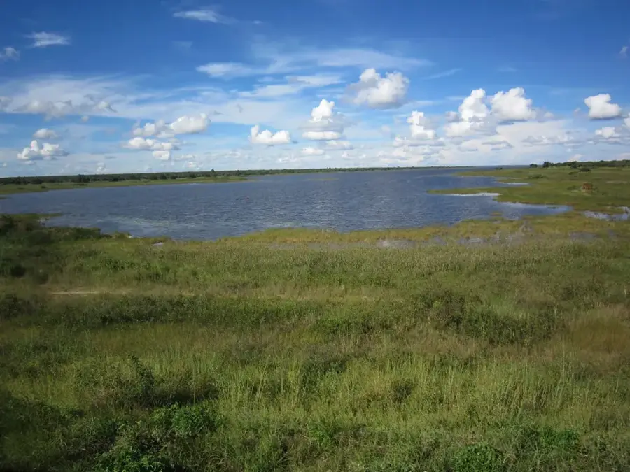 Lacul Lusiwashi — Valea Luapula (Zambia)