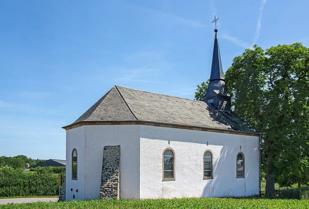 Naturschutzgebiet Grousswiss — Schloss Berg (Luxemburg)