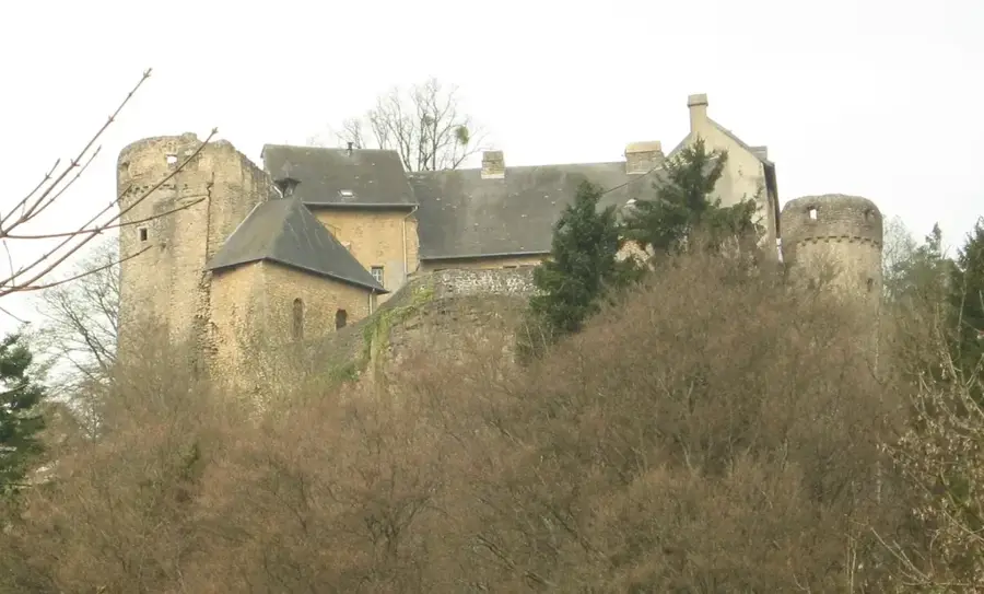 Castelul vechi Ansembourg — Steinfort (Luxemburg)
