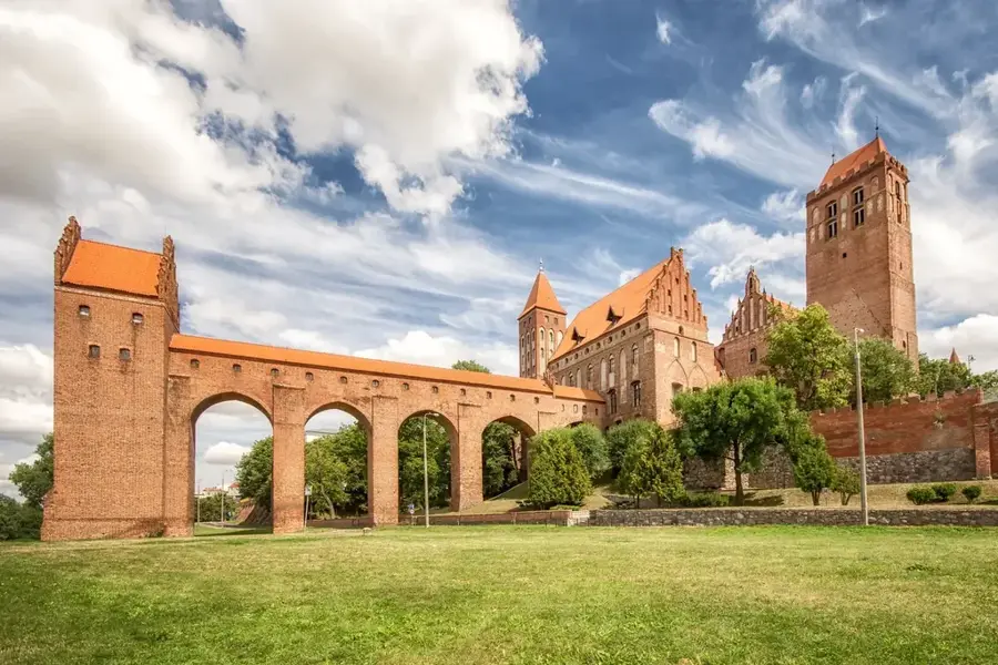 Castelul pe lac Araiși