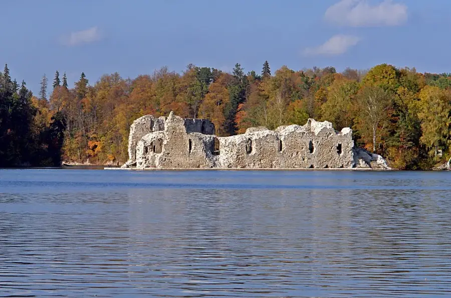 Ruinele cetății Koknese