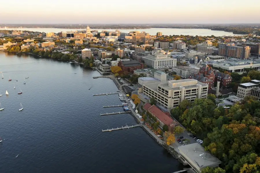 Madison, WI — Springfield, IL (United States)