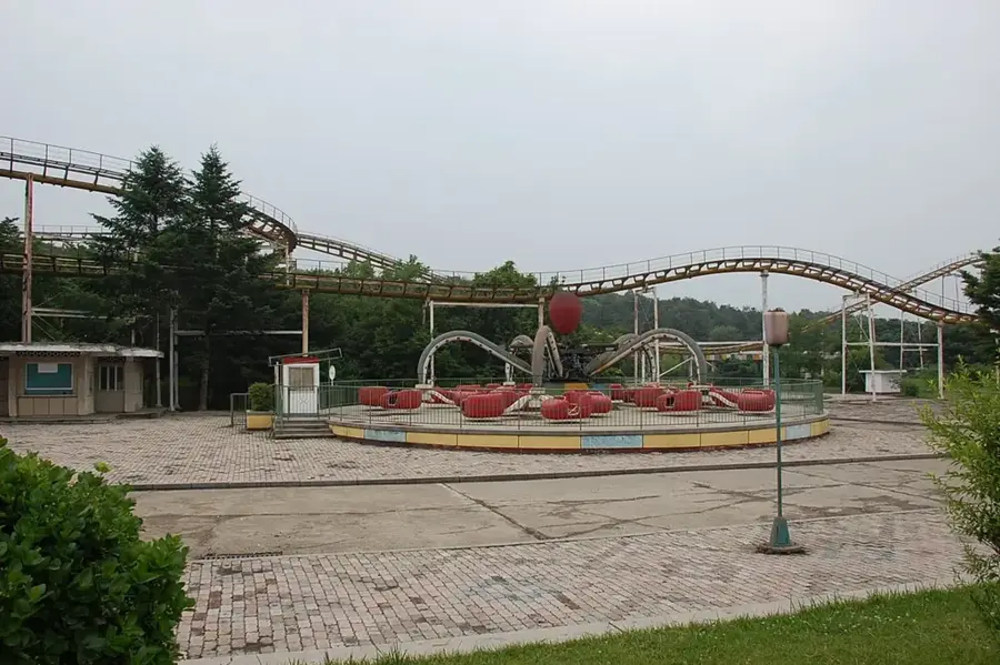 Bâlciul Mangyongdae — Peștera Ryongam (Coreea de Nord)
