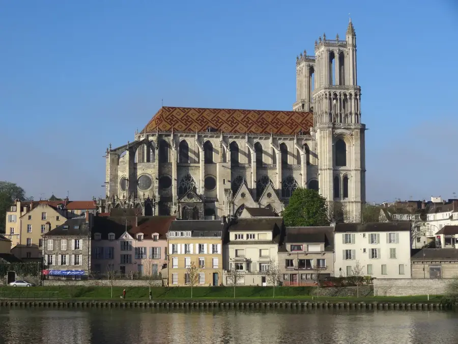 Mantes-la-Jolie – city
