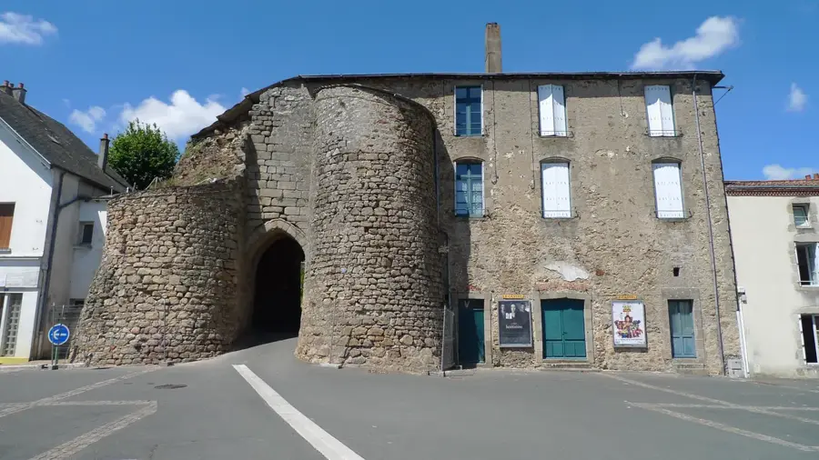 Mauléon – city