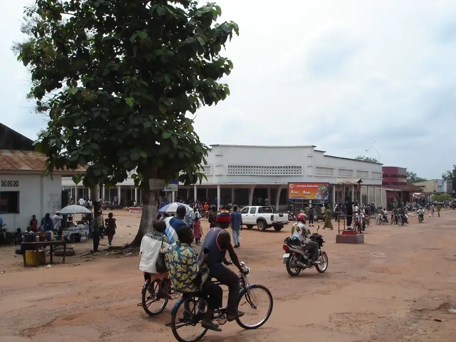 Coquilhatville (Mbandaka) — Basankusu (Congo - Kinshasa)