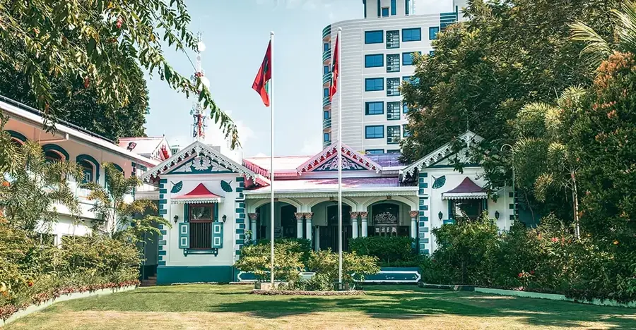 Altarul Medhu Ziyaaraiy — Reciful HP (Maldive)