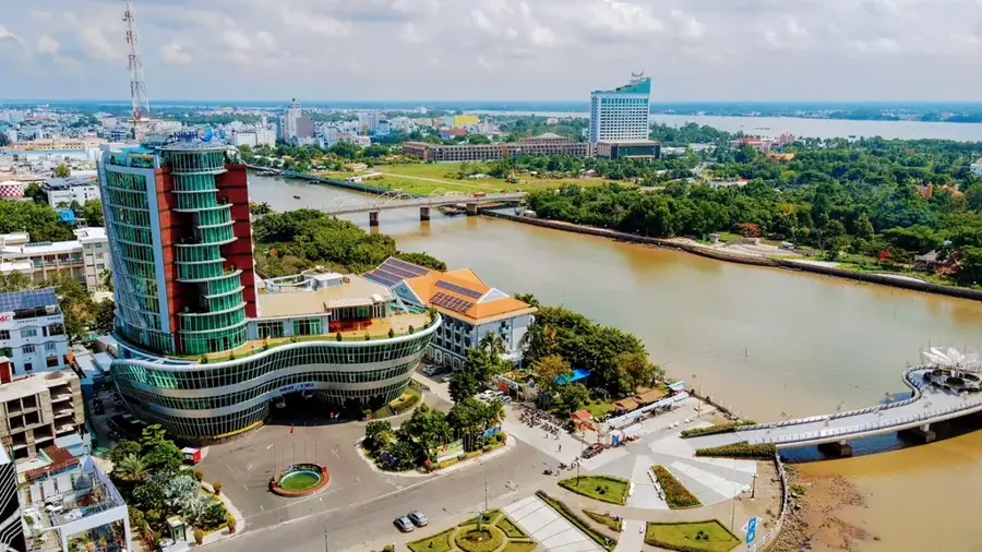 Mekong Riverside Park — Pha That Luang (Laos)