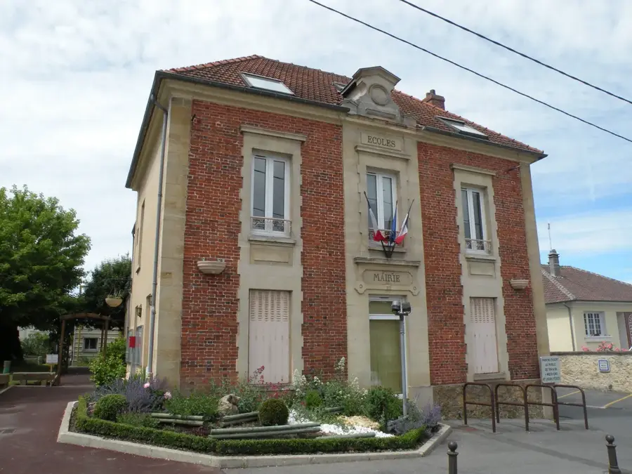 Menucourt – city
