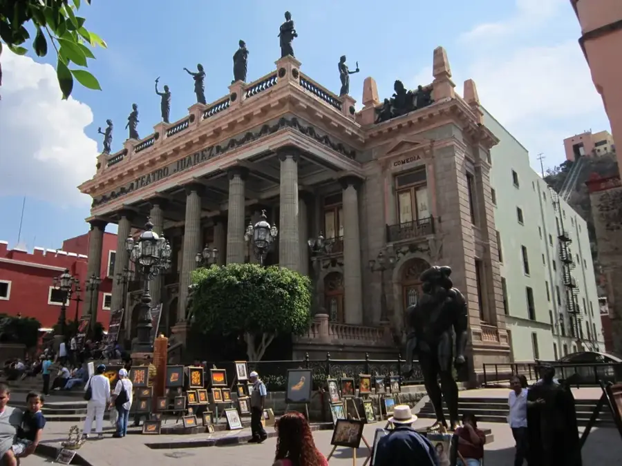 Teatrul Juárez — Catedrala din Aguascalientes (Mexic)