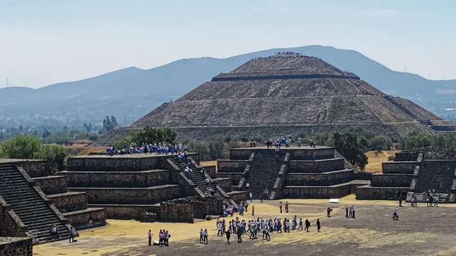 Sonnenpyramide — Cuautla (Mexiko)