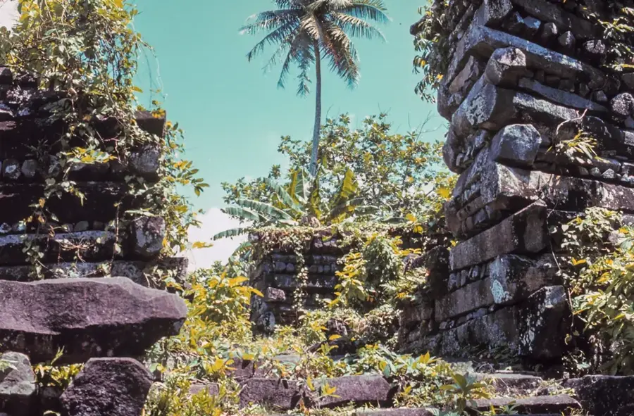 Madolenihmw — Japanese Radio Station (Micronesia)