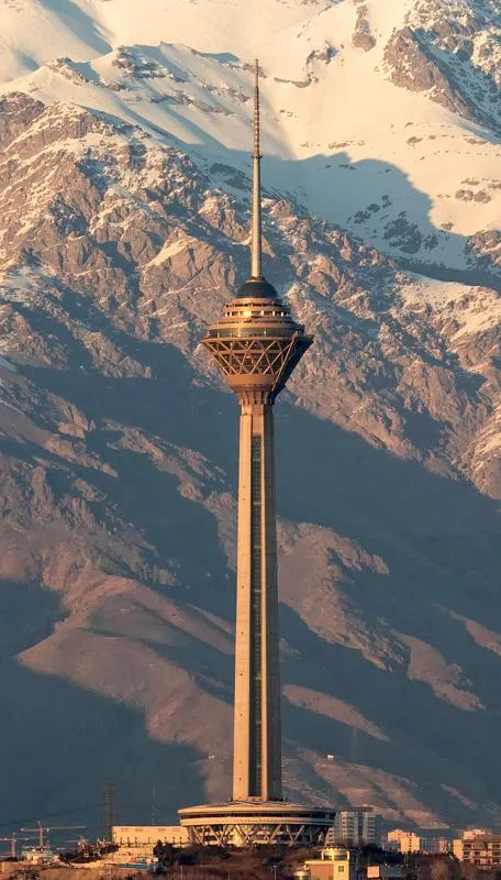 Milad-Turm — Tabiat-Brücke (Iran)