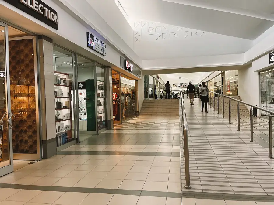 Mlimani City Einkaufszentrum — Arusha-Park (Tansania)