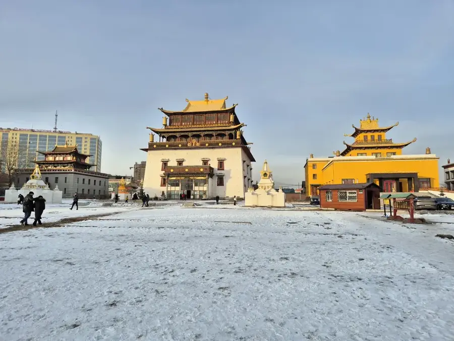 Mănăstirea Gandantegchinlen — Mina de aur Gatsuurt (Mongolia)