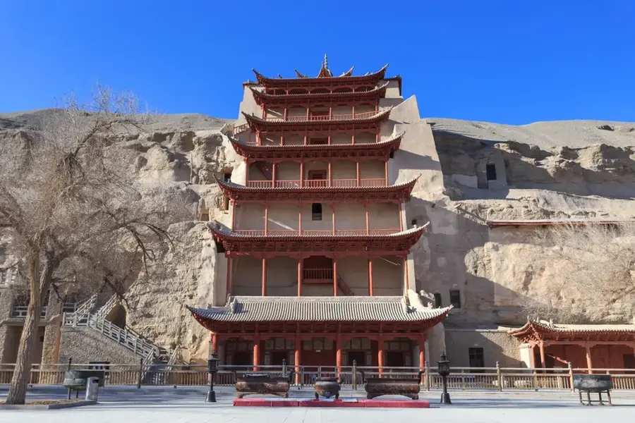 Peșterile Mogao — Muntele Aj Bogd (Mongolia)