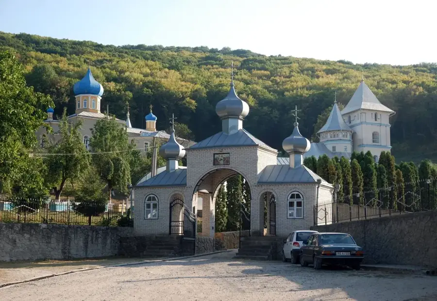 Călărașeuca Landscape Reserve — Otaci (Moldova)