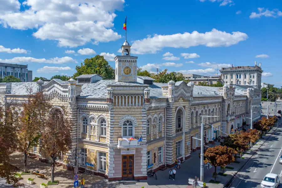 Chisinau Circus — Triumphal Arch (Moldova)