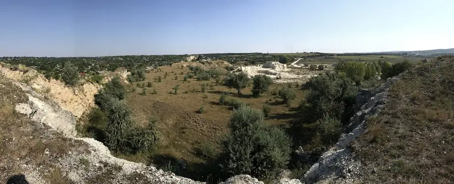 Stînca Mare (Cobani) — Rezervația Pădurea Domnească (Moldova)