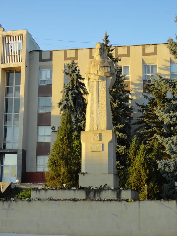 Nisporeni — Rezervația Pădurea Domnească (Moldova)