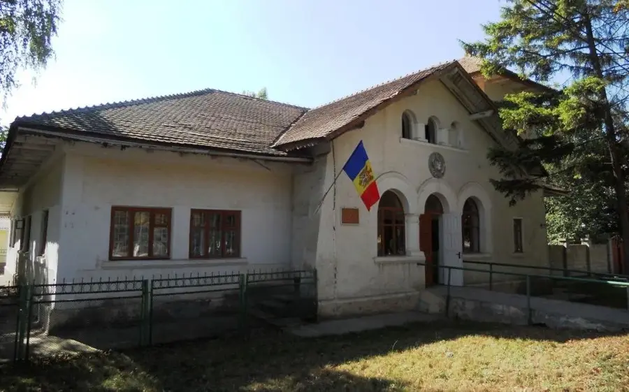Sîngerei — Rezervația Pădurea Domnească (Moldova)