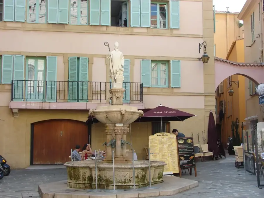 Place Saint-Nicolas tér — Èze Falu (Monaco)
