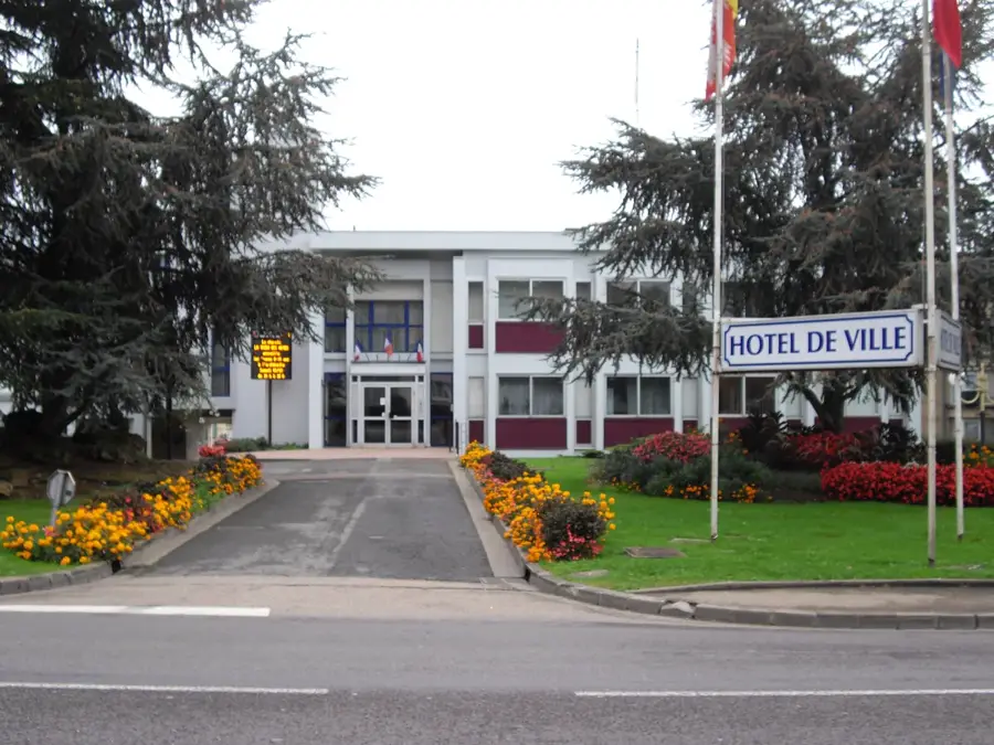Mondelange – city