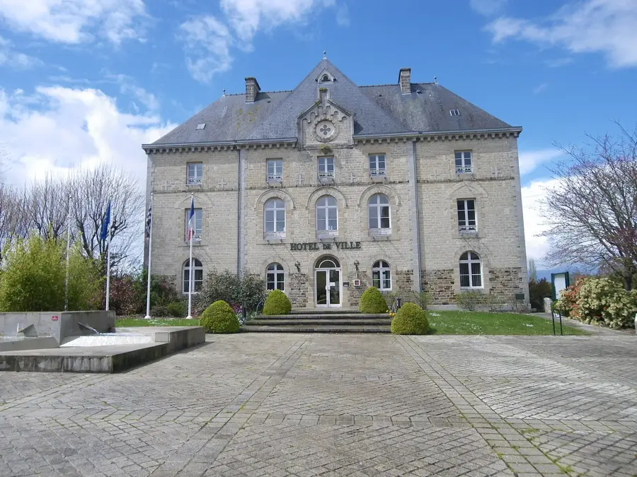 Montauban-de-Bretagne – city