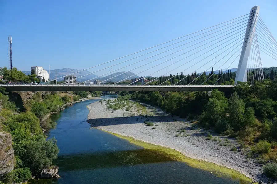 Blaue Brücke Podgorica — Danilovgrad (Montenegro)