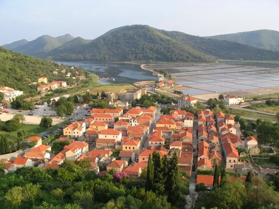 Kastio Festung — St. Johannes Kirche Budva (Montenegro)