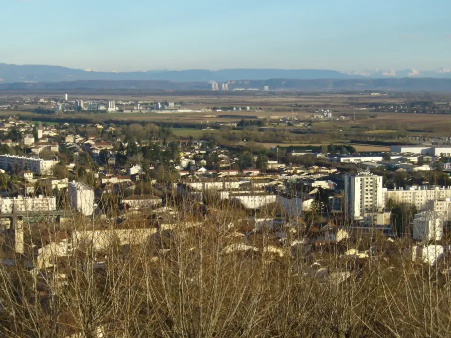 Montluel – city