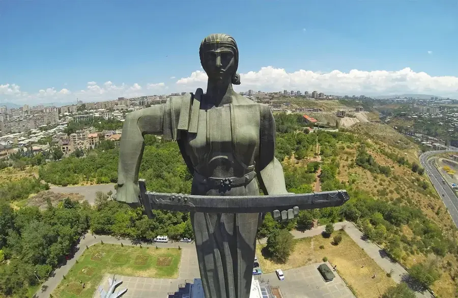 Mutter Armenien — Siegespark (Armenien)