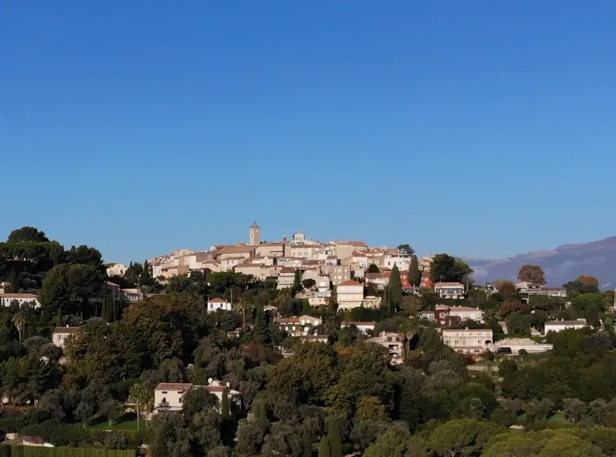 Mougins – city