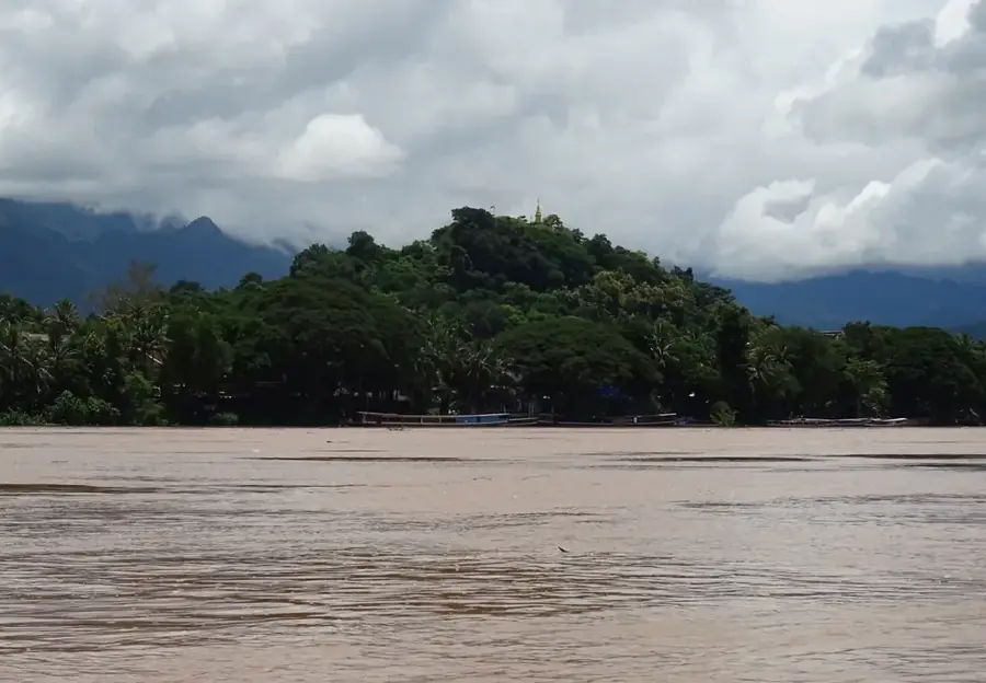 Muntele Phou Si — Peșterile Pak Ou (Laos)