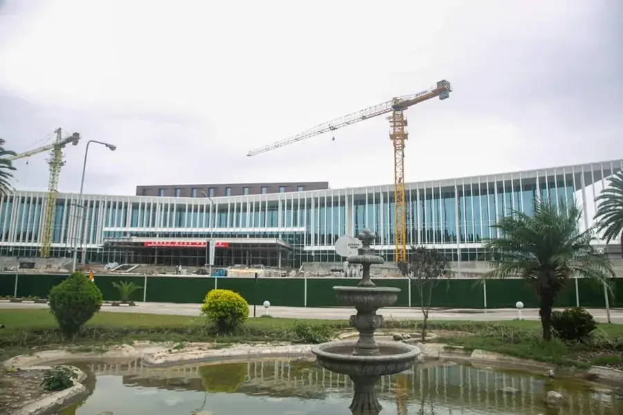 Mulungushi Internationales Konferenzzentrum — Sunset-Stadion (Sambia)