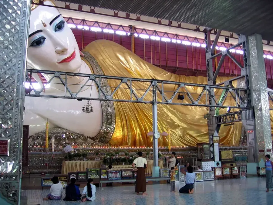 Chaukhtatgyi-Buddha — Rangun (Myanmar)