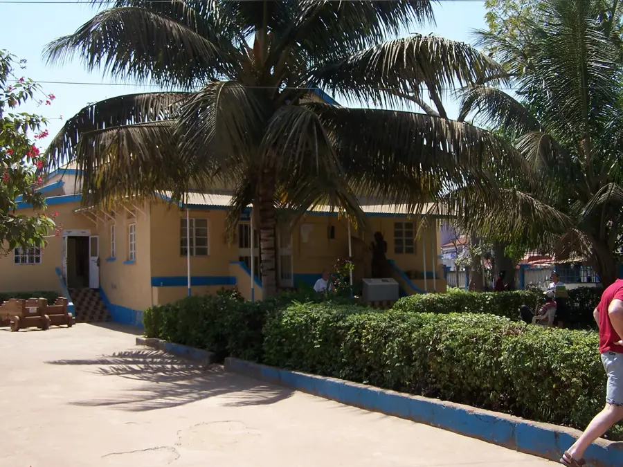 Gambisches Nationalmuseum — Banjul Breweries (JulBrew) (Gambia)