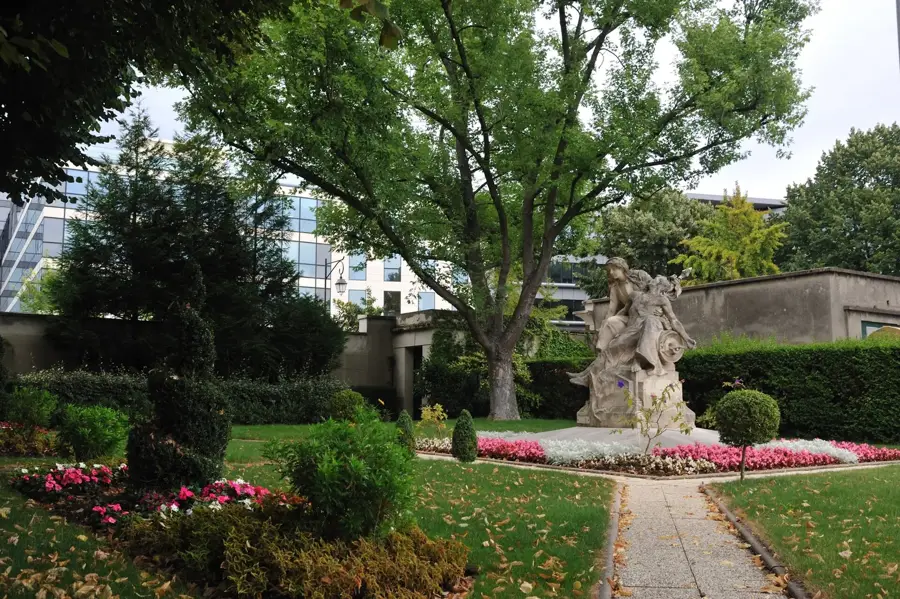 Neuilly-sur-Seine — Chevreuse (France)