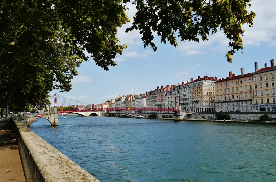 Neuville-sur-Saône – city